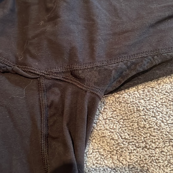 Lululemon Super Soft Running Top with Lace - Picture 6 of 10